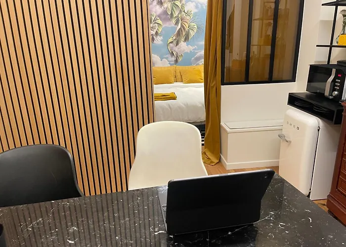 Le Loft Bleu La Madeleine - Un Mini Loft Design Et Tres アパート *