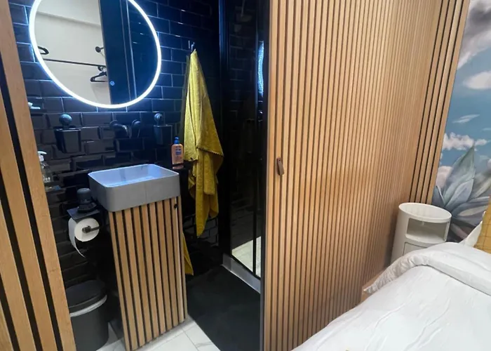 Le Loft Bleu La Madeleine - Un Mini Loft Design Et Tres アパート *